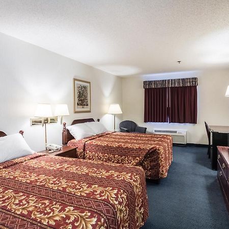 Quality Express Inn & Suites Mineral Wells Exteriér fotografie